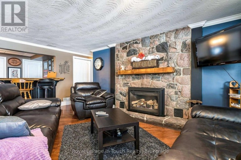 8 TINY BEACHES ROAD S, Tiny, Ontario, L0L2J0