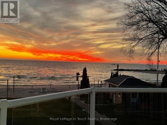 8 TINY BEACHES ROAD S Tiny Ontario photo 6