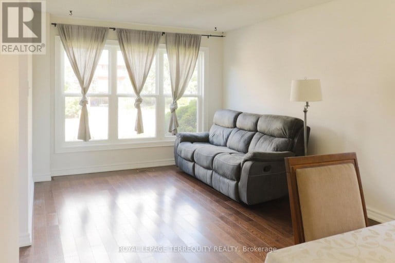 104 GATES CRESCENT, Ajax (South East), Ontario, L1S7A1