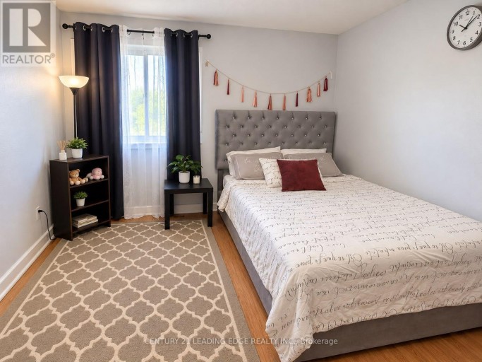 112 DEACON LANE, Ajax (South East), Ontario, L1S2T3