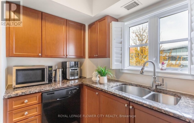 204 - 60 BAYCLIFFE CRESCENT, Brampton (Northwest Brampton), Ontario, L7A0Z4