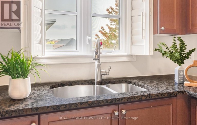 204 - 60 BAYCLIFFE CRESCENT, Brampton (Northwest Brampton), Ontario, L7A0Z4