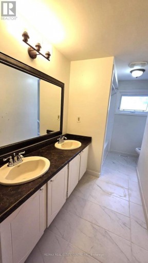 20 AINSWORTH STREET, Hamilton (Stoney Creek Mountain), Ontario, L8J1T1