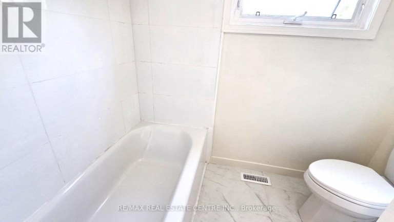 20 AINSWORTH STREET, Hamilton (Stoney Creek Mountain), Ontario, L8J1T1
