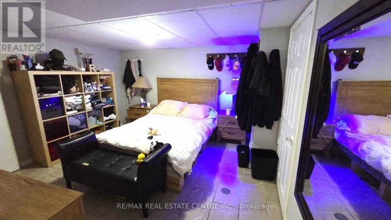20 AINSWORTH STREET, Hamilton (Stoney Creek Mountain), Ontario, L8J1T1