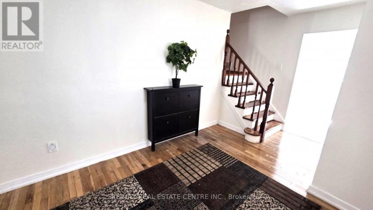 20 AINSWORTH STREET, Hamilton (Stoney Creek Mountain), Ontario, L8J1T1