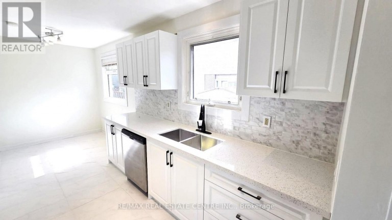 20 AINSWORTH STREET, Hamilton (Stoney Creek Mountain), Ontario, L8J1T1