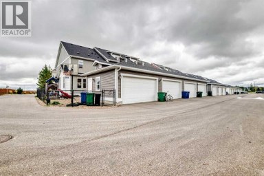 156 South Point Court SW Airdrie Alberta photo 5