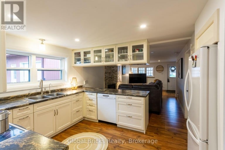 648 10TH LINE, Innisfil, Ontario, L9S3N7