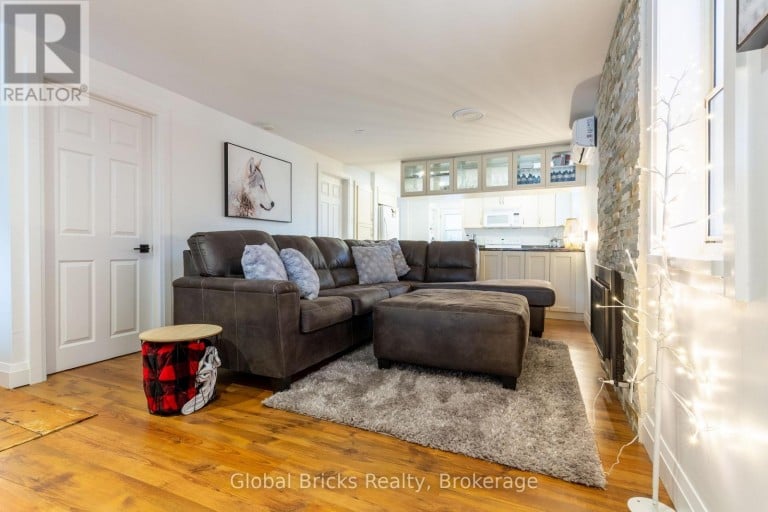 648 10TH LINE, Innisfil, Ontario, L9S3N7