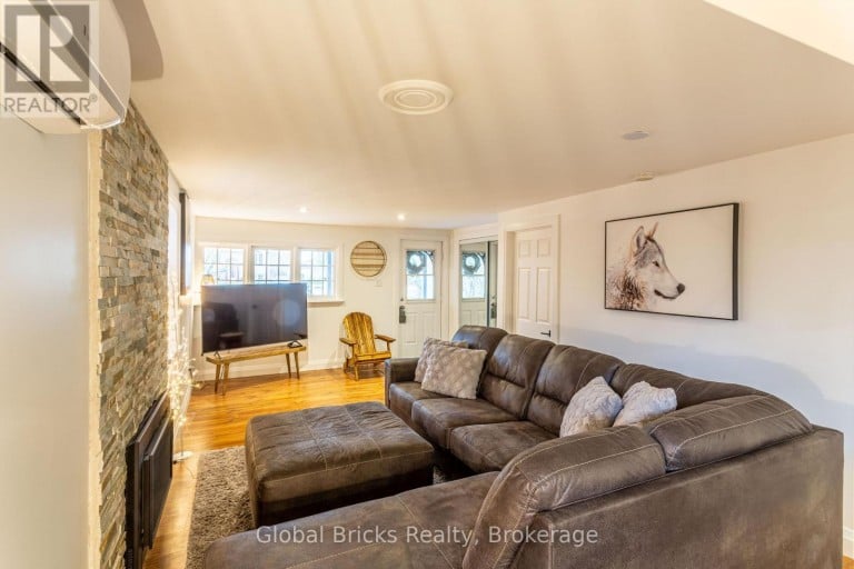 648 10TH LINE, Innisfil, Ontario, L9S3N7