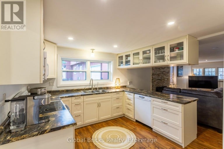 648 10TH LINE, Innisfil, Ontario, L9S3N7
