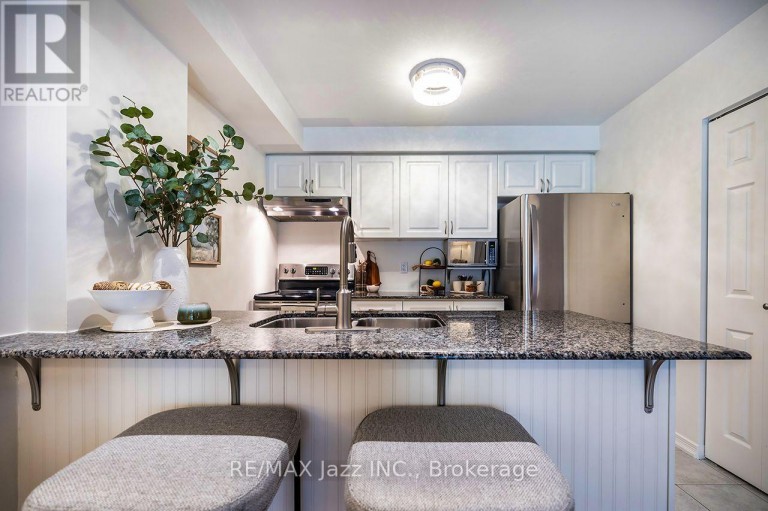 102 - 61 CLARINGTON BOULEVARD, Clarington (Bowmanville), Ontario, L1C0H6
