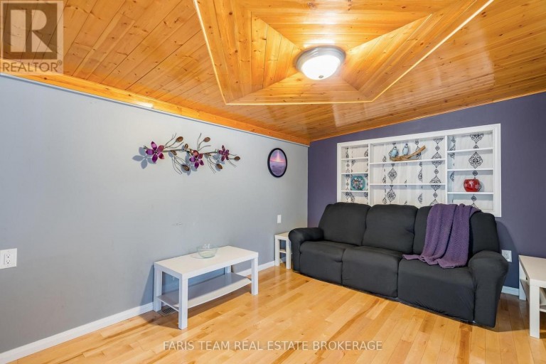 12 CENTRE PARK ROAD, Essa, Ontario, L0M1B1
