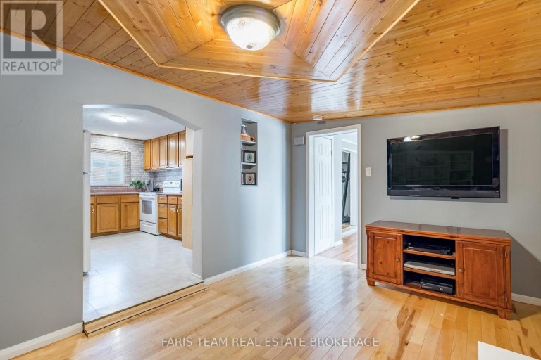12 CENTRE PARK ROAD, Essa, Ontario, L0M1B1