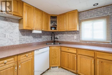 12 CENTRE PARK ROAD Essa Ontario photo 6