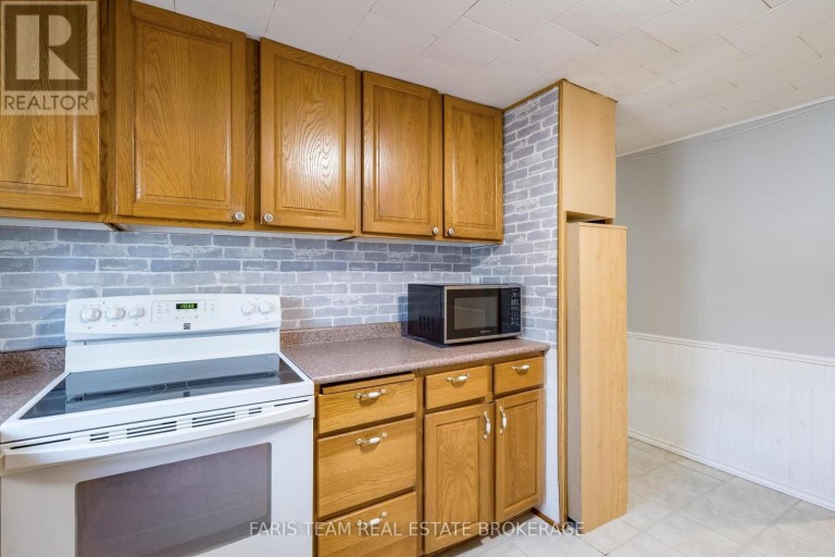 12 CENTRE PARK ROAD, Essa, Ontario, L0M1B1