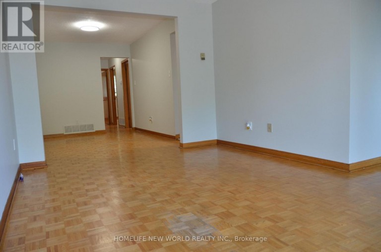 6 PRIVET ROAD, Toronto (Downsview-Roding-CFB), Ontario, M3M1C1
