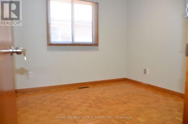 6 PRIVET ROAD Toronto (Downsview-Roding-CFB) Ontario photo 14
