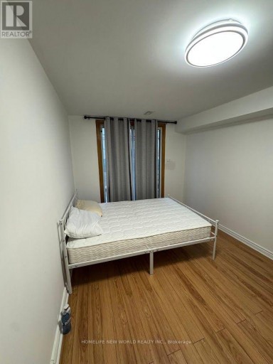 6 PRIVET ROAD, Toronto (Downsview-Roding-CFB), Ontario, M3M1C1