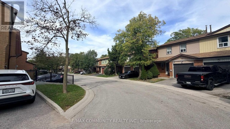 3 - 101 DUNDALK DRIVE, Toronto (Dorset Park), Ontario, M1P4V1