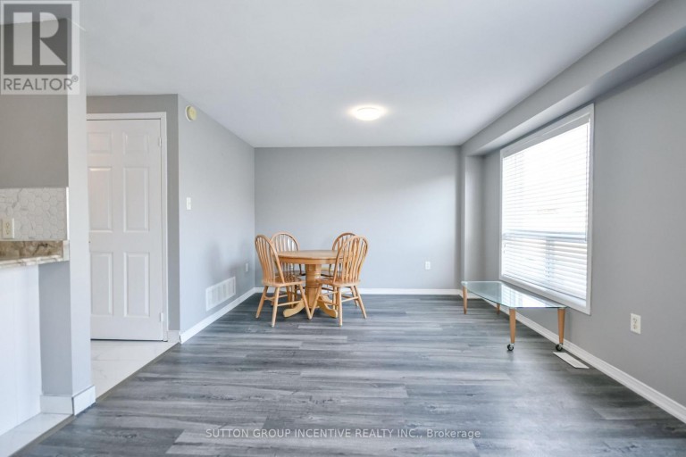 256 DUNSMORE LANE, Barrie (Georgian Drive), Ontario, L4M7A7