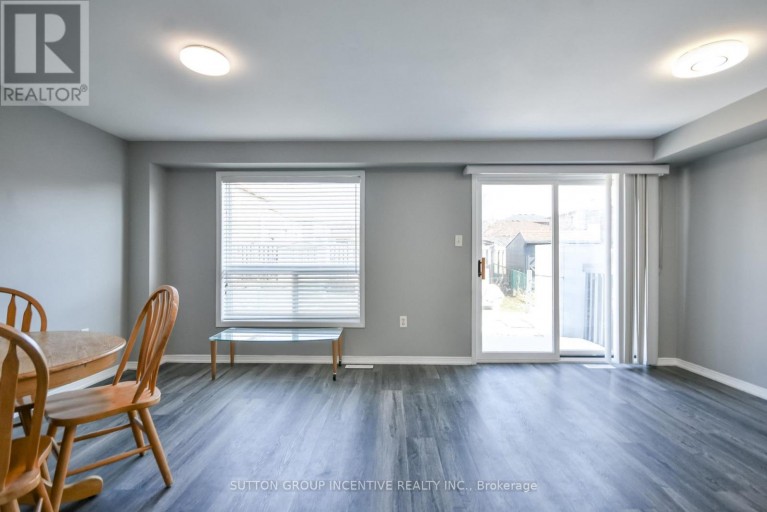 256 DUNSMORE LANE, Barrie (Georgian Drive), Ontario, L4M7A7