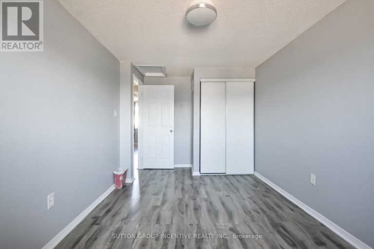 256 DUNSMORE LANE, Barrie (Georgian Drive), Ontario, L4M7A7