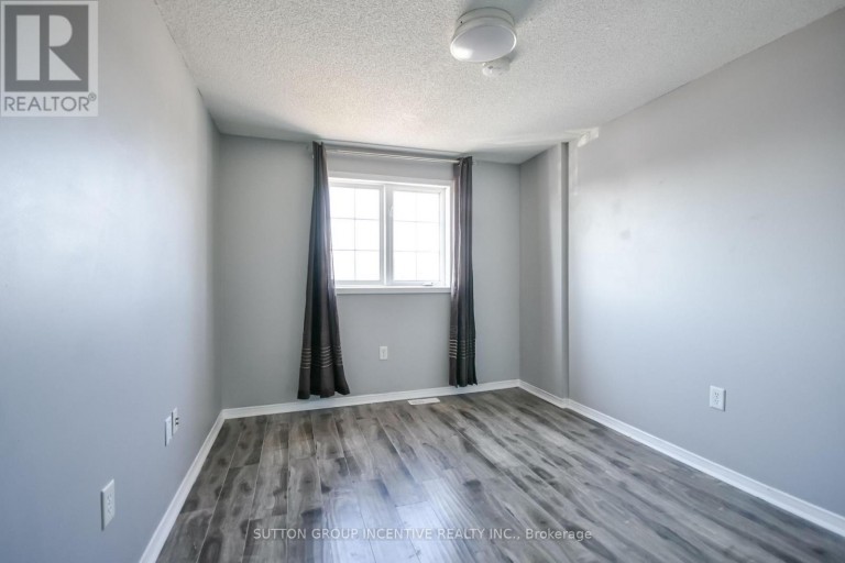 256 DUNSMORE LANE, Barrie (Georgian Drive), Ontario, L4M7A7
