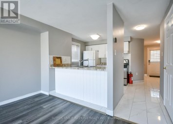 256 DUNSMORE LANE Barrie (Georgian Drive) Ontario photo 3