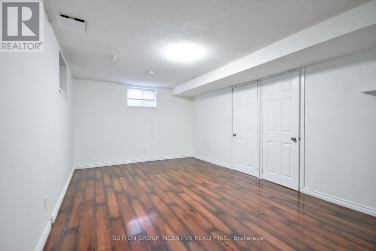 256 DUNSMORE LANE, Barrie (Georgian Drive), Ontario, L4M7A7