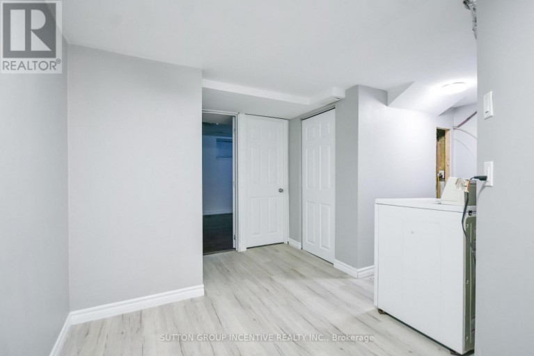 256 DUNSMORE LANE, Barrie (Georgian Drive), Ontario, L4M7A7