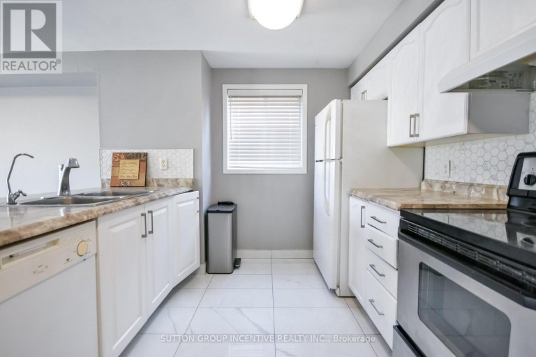 256 DUNSMORE LANE, Barrie (Georgian Drive), Ontario, L4M7A7