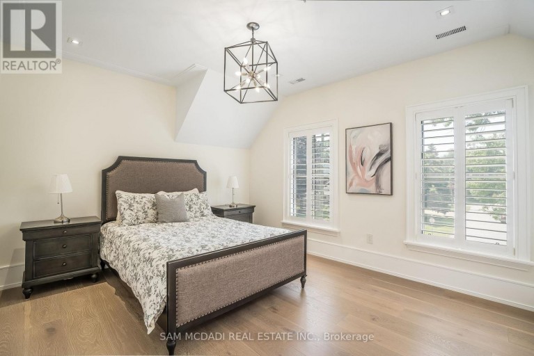 231 WEDGEWOOD DRIVE, Oakville (MO Morrison), Ontario, L6J4R6
