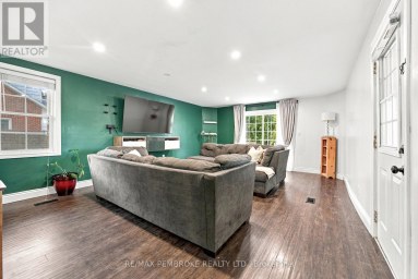 296 FIRST AVENUE N Pembroke Ontario photo 19
