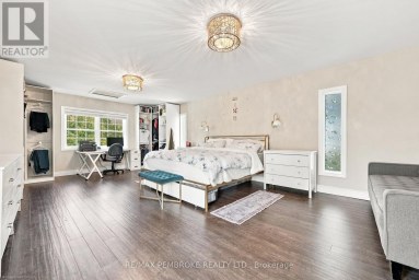 296 FIRST AVENUE N Pembroke Ontario photo 31