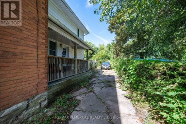 296 FIRST AVENUE N Pembroke Ontario photo 49