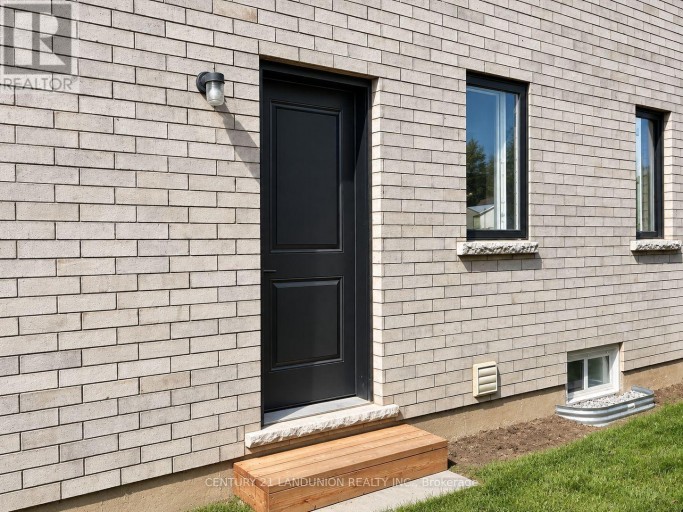 109 ACACIA ROAD, Pelham (Fonthill), Ontario, L3E0G4
