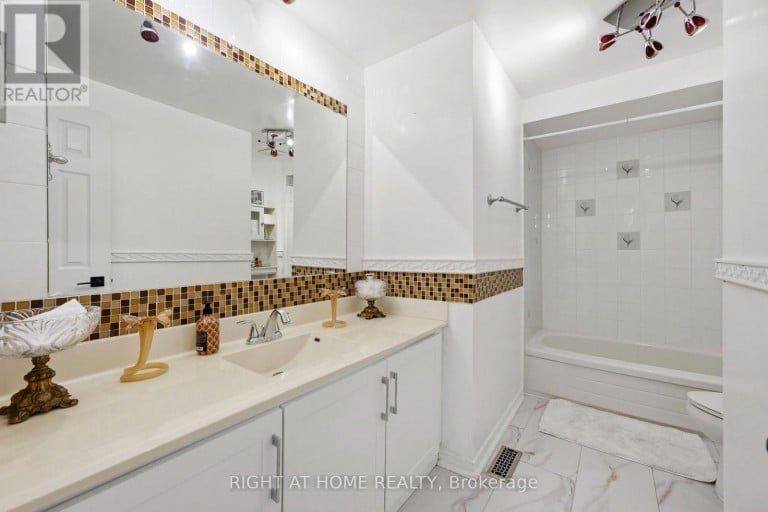 87 WILLIAM HONEY CRESCENT, Markham (Middlefield), Ontario, L3S2M2
