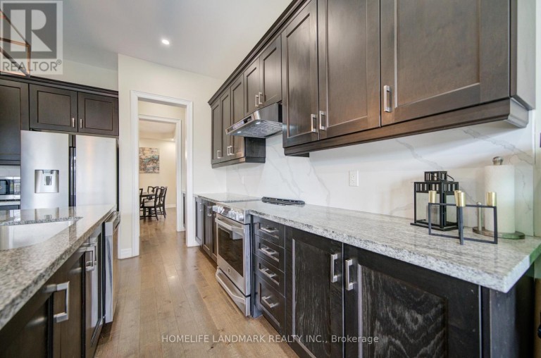 43 MIKE BOSHEVSKI COURT, Aurora, Ontario, L4G3G7