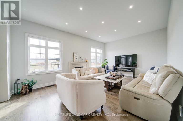 43 MIKE BOSHEVSKI COURT, Aurora, Ontario, L4G3G7