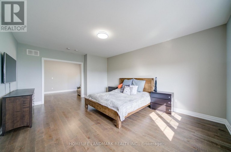 43 MIKE BOSHEVSKI COURT, Aurora, Ontario, L4G3G7