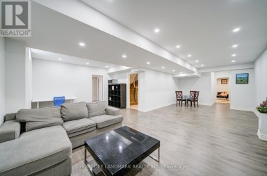 43 MIKE BOSHEVSKI COURT Aurora Ontario photo 45