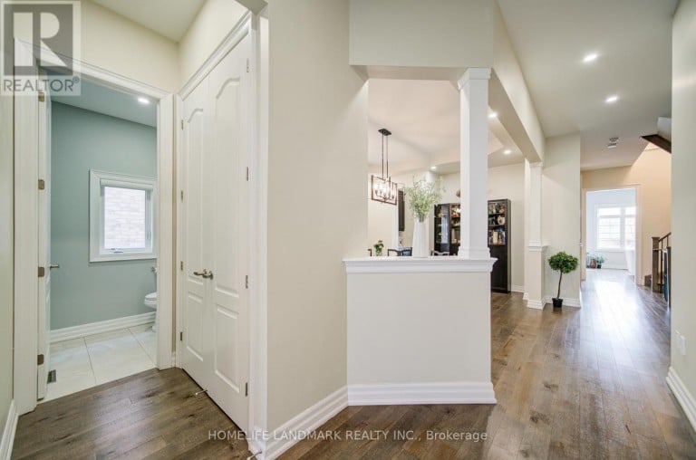 43 MIKE BOSHEVSKI COURT, Aurora, Ontario, L4G3G7