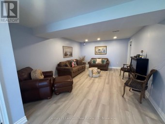 LOWER UNIT - 3 SOLMES STREET Prince Edward County (Sophiasburg Ward) Ontario photo 3