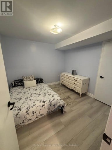 LOWER UNIT - 3 SOLMES STREET, Prince Edward County (Sophiasburg Ward), Ontario, K0K2T0
