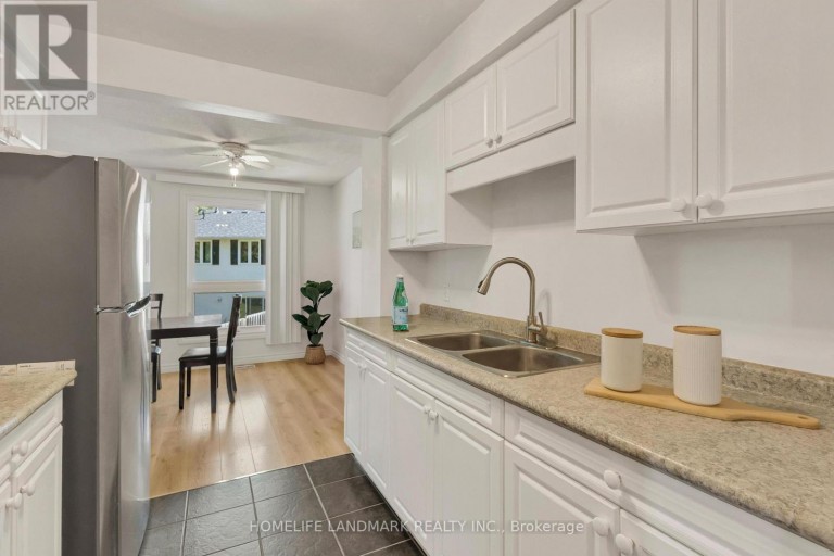 2 - 427 KEATS WAY, Waterloo, Ontario, N2L5S7