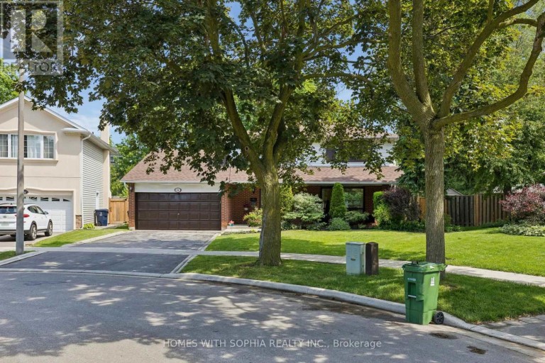 34 RUSTYWOOD DRIVE, Toronto (Parkwoods-Donalda), Ontario, M3A1R8