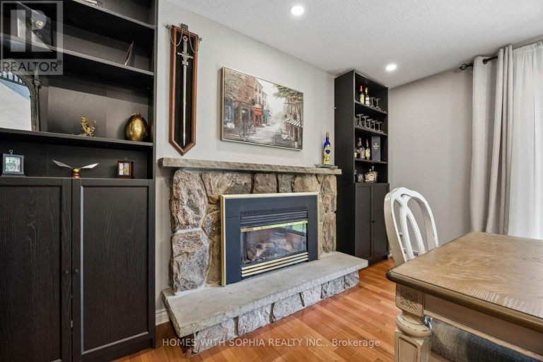 34 RUSTYWOOD DRIVE, Toronto (Parkwoods-Donalda), Ontario, M3A1R8