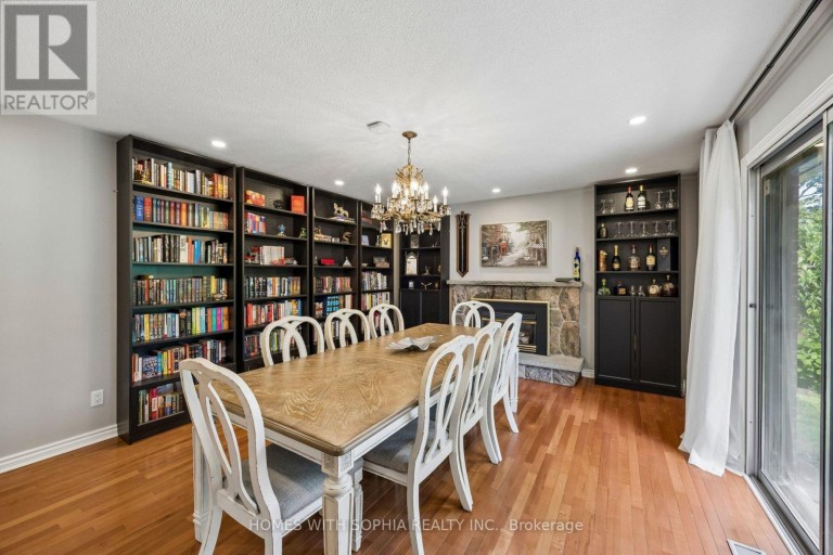 34 RUSTYWOOD DRIVE, Toronto (Parkwoods-Donalda), Ontario, M3A1R8
